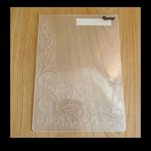 🎨DARICE Embossing Folder "CORNER SCROLL" Only - Picture 1 of 3